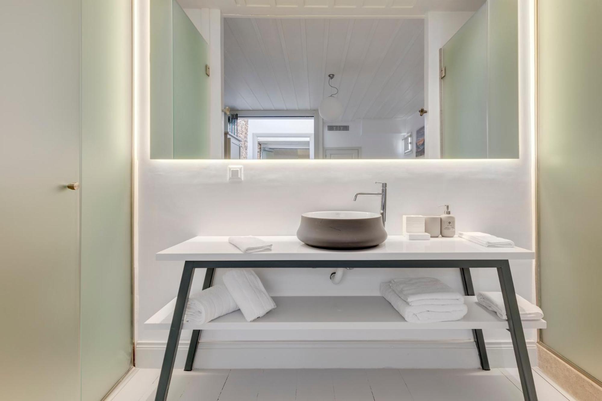 Skylight Hotel Ermoupoli Bagian luar foto