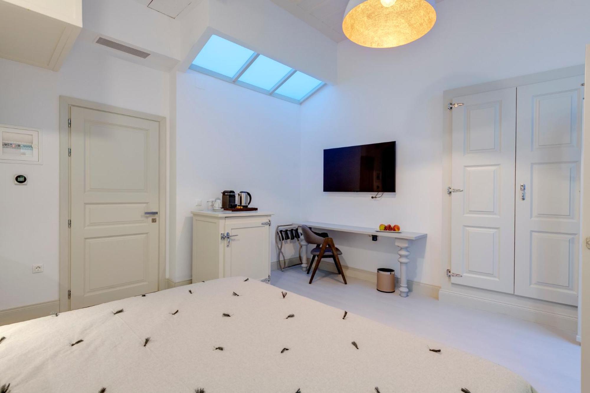 Skylight Hotel Ermoupoli Bagian luar foto