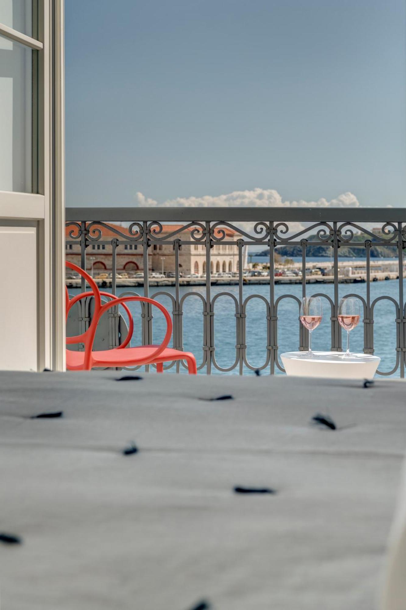 Skylight Hotel Ermoupoli Bagian luar foto